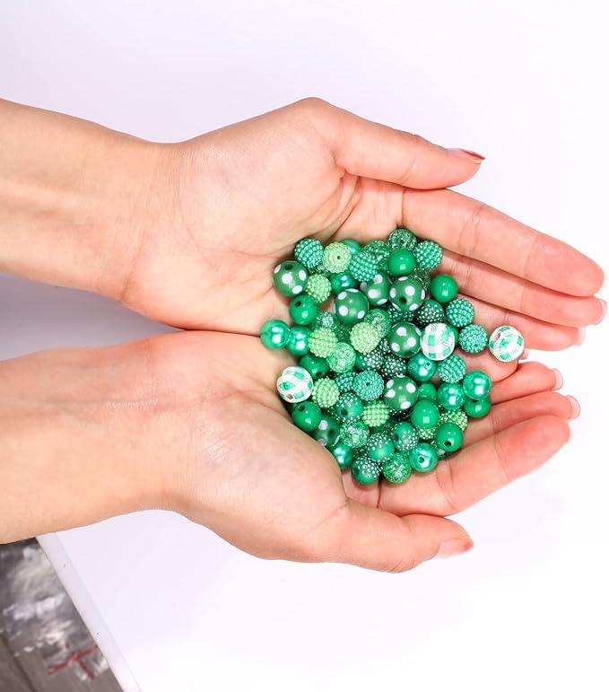 2566PCS+ St. Patrick's Day Beads for Jewelry Making Green Heishi Pearl Star Letter Clay Wooden Irish Round Loose Beads with Enamel Luck Shamrock Hat Pendants for DIY Necklace Bracelets Making Kit