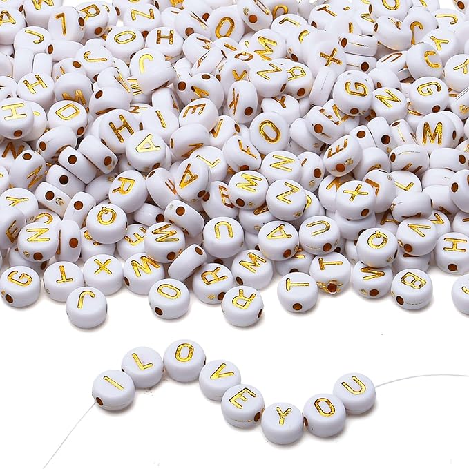 LAIDANLA 1500PCS Acrylic Letter Beads Alphabet Gold Letters White Round Bead 7×4mm for Jewelry Bracelets Necklaces Key Chains Making