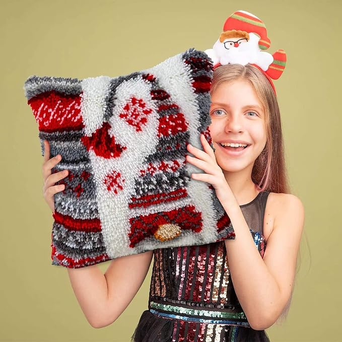 LAPATAIN Latch Hook Kits for DIY Throw Pillow Cover,Needlework Cushion Cover Hand Craft Crochet for Great Family 17X17inch Christmas Hat