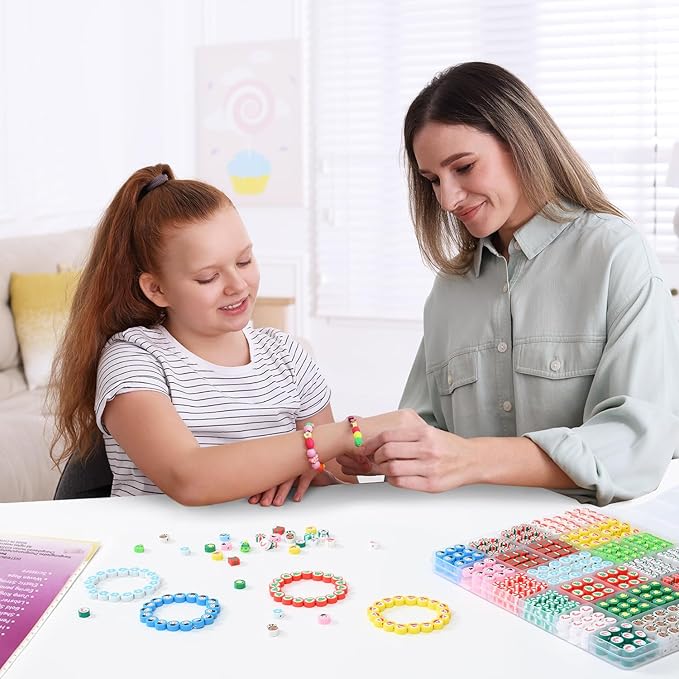 600pcs Polymer Clay Beads Friendship Bracelet Making kit Cute Fun Charms Beads for Bracelet Making DIY Arts Crafts Birthday Gifts Toys for Kids Girls Age 4-13 Christmas