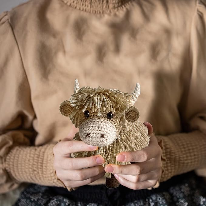 LEISURE ARTS Highland Cows Amigurumi Pattern – Crochet Amigurumi Pattern Books for Beginners & Experts Featuring Cute Highland Cows, A Must-Have Crochet Animals Book