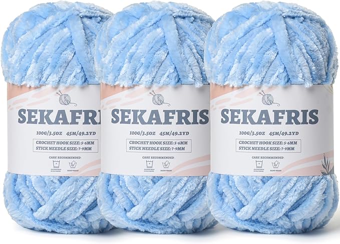 Fuzzy Chunky Chenille Yarn for Crocheting，Soft Plush Yarn for Hand Knitting，Bulky 3x00 g（3x49.2 yd） Baby Blanket Yarn for Crocheting Amigurumi Yarns，Crochet Fluffy Velvet Yarns (Sky Blue)