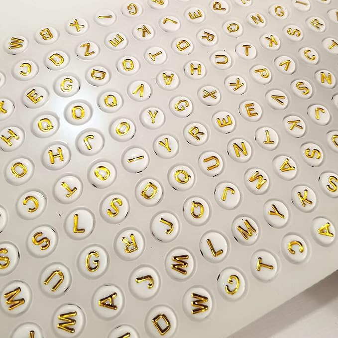Amaney 1000pcs Gold Letter Beads 7×4mm White Round Acrylic with Alphabet for Jewelry Making Bracelets Necklaces Key Chains