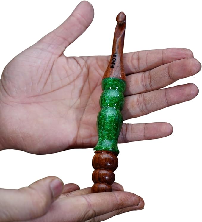 Wooden Crochet Hooks Green Resin epoxy & Wood Mix Crochet Hooks Ergonomic Soft Handle Needles Knit Weave Craft Yarn Different Size, Crochet Hooks (7.00 mm)
