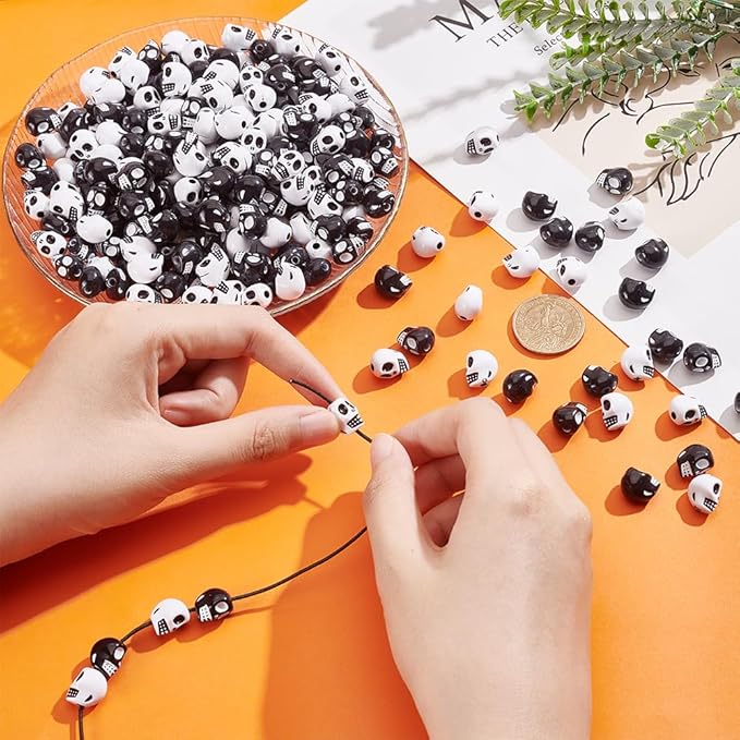 arricraft 200 Pcs Skull Acrylic Beads, 2 Colors Skull Spacer Beads Holes Opaque Acrylic Beads Center Diamond Accessories for DIY Handmade Necklaces, Bracelets, Earrings Decoration
