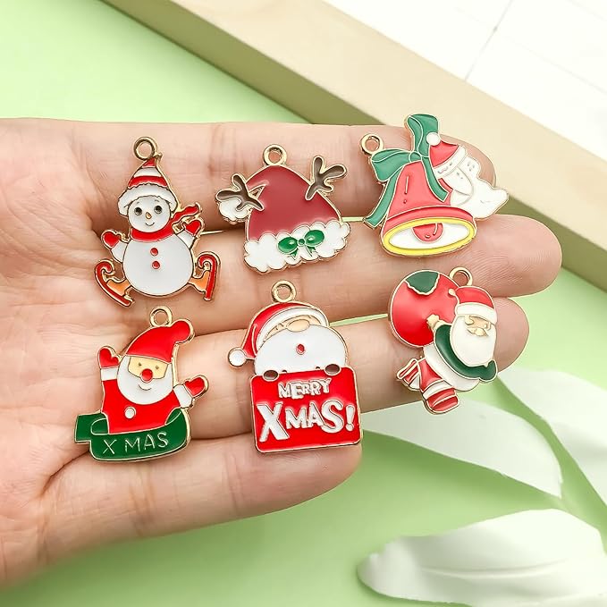 WOCRAFT 100pcs Assorted Enamel Christmas Bracelet Charms for Jewelry Making DIY Necklace Bracelet Keychain Crafting Charms Kit Crafts (SN936)