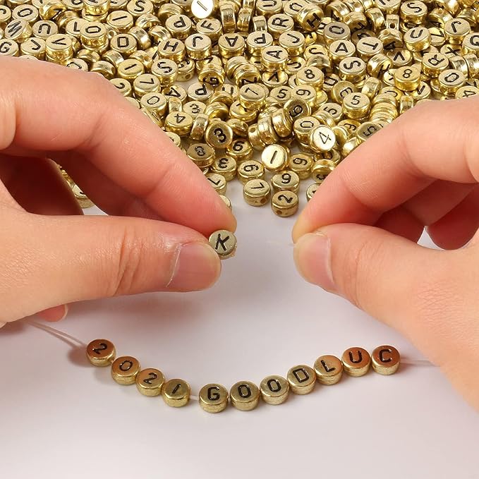 Yochus 1000pcs Gold Letter Beads for Bracelets, 4x7mm Black Alphabet A-Z Beads Friendship Bracelets Jewelry Making Kit Earring Bracelet Making Kit for Teen Gifts