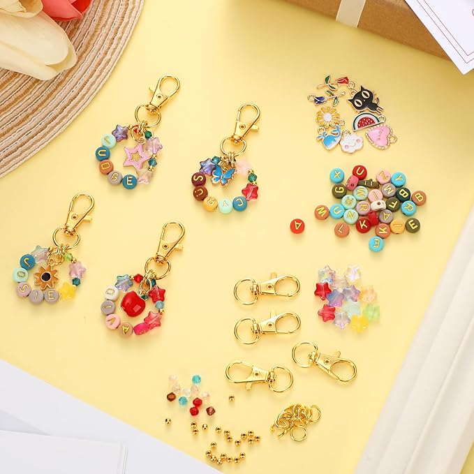 Solsew 1048 Pcs Beaded Keychain Making Kit DIY Key Chain Making Bag Charm Beads Craft Adjustable Letters Beads Strings Alphabet Key Ring Women Gift for Jewelry Backpack Accessories