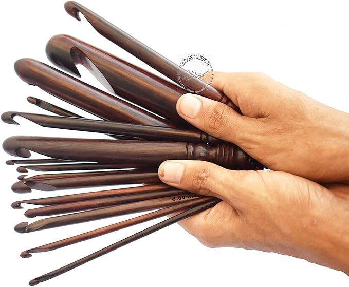 BLUE DUTCH ARTS Rosewood Crochet Set of 15 Hooks Crochet Hooks Ergonomic Soft Grip 3.5 MM to 25 MM, Wooden Crochet Hooks for Knitting Size Engraved