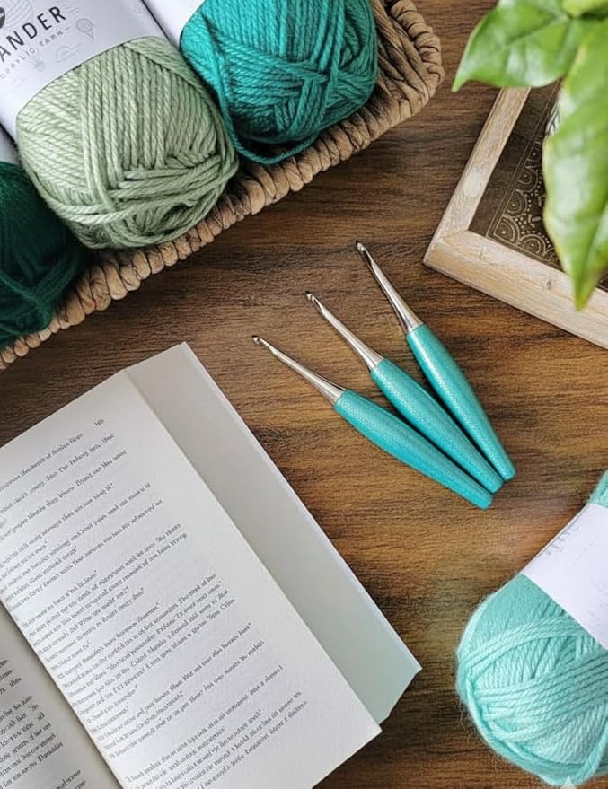 Furls Crochet Hook, Odyssey Turquoise, Nickel Plated Tip for Effortless Glide, Ergonomic Handle Crochet Hooks 7" (Odyssey - Turquoise, J - 6.00MM)