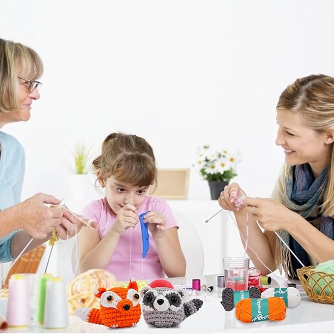 Vanttokeey Crochet Kit for Beginners, Animal Amigurumi Crochet Kits Included, Step-by-Step Video Tutorials, Beginner Crochet Kit for Adults and Kids, Crocheting Starter Set (Foxy)