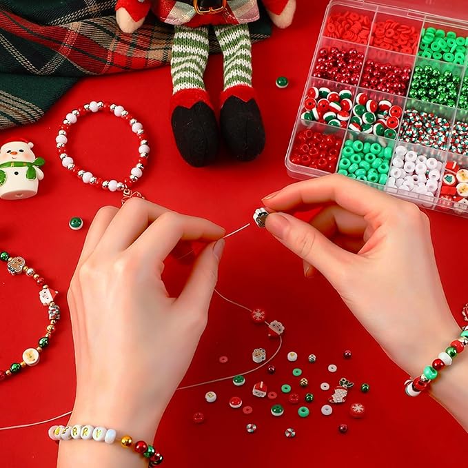 UPINS 2100PCS+ Christmas Bracelet Making Kit, Christmas Red Green White Gold Clay Beads for Friendship Jewelry Making Holiday with Xmas Charms