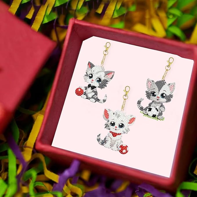 Masendp 8 Pieces Diamond Painting Keychain Animal Style Diamond Art Jewelry Double Sided 5D Diamond Painting Kit for Beginners Adult DIY Art Craft Gifts Home Decor (Football & Cat)