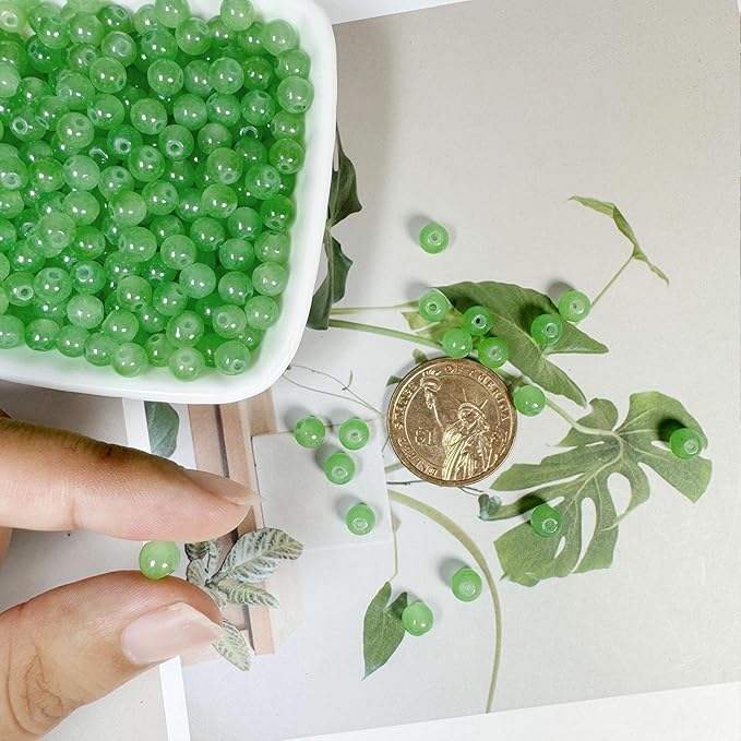 6mm Round Glass Beads for Jewelry Making, 900Pcs Glass Seed Beads for Bracelets, DIY Crafts (Green)