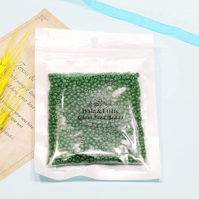 Bala&Fillic Green Color 4mm Seed Beads About 1200pcs/100Grams in Bag, 6/0 Glass Craft Beads for Making Bracelet and Necklace (Green)