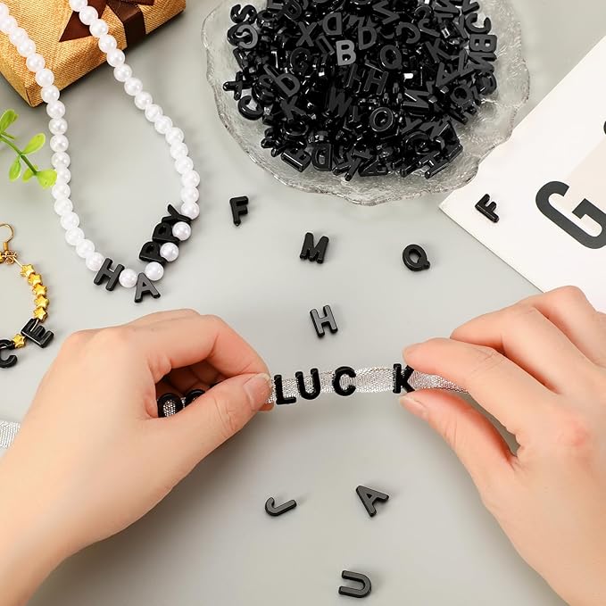 Augshy 700Pcs Large Letter Beads Black Plastic A-Z Mixed Alphabet Shape Beads for Jewelry Making Bracelets Necklaces Key Chains Shoelaces Crafts Party Decor(9x12mm)