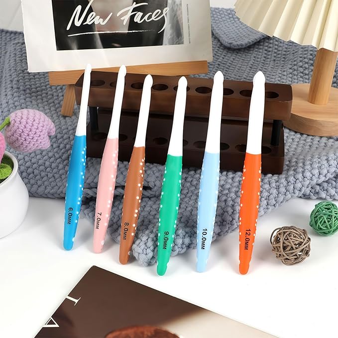 Looen Ergonomic Crochet Hook Set, 6 Pack with Soft Grip for Comfortable Knitting, Large Crochet Hooks for Chunky Yarn, Crochet Accessories & Tools for Crafters, Sizes include 6mm 7mm 8mm 9mm 10mm 12mm