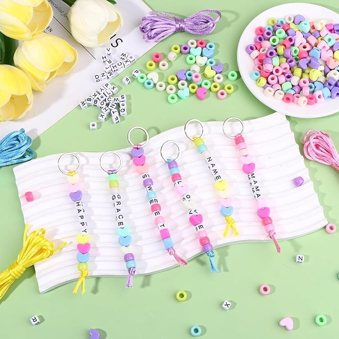 JINJUMEI 566Pcs DIY Beaded Name Tag Keychains Making Kit, Key Chain Making Craft Adjustable Letter Beads String, Beading Craft Supplies for Party Favors (Keyrings)