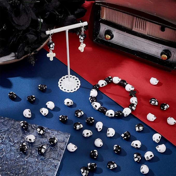 arricraft 200 Pcs Skull Acrylic Beads, 2 Colors Skull Spacer Beads Holes Opaque Acrylic Beads Center Diamond Accessories for DIY Handmade Necklaces, Bracelets, Earrings Decoration