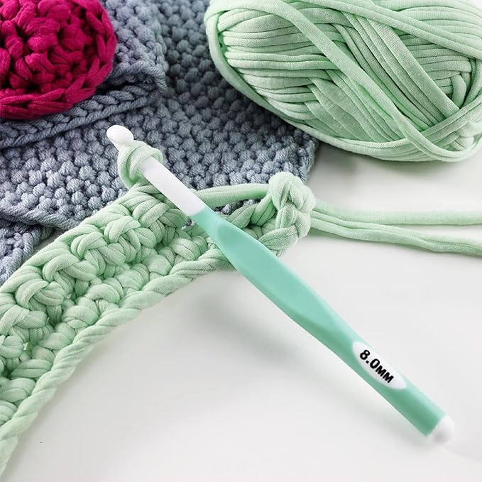 Large Sizes Crochet Hooks 8mm, 10mm, 12mm, 15mm Rubber Handle Crochet Hook 4PCS- Ergonomic Handle Crochet Hooks Weaving Tools for Knitting Blankets, Shawl and Carpet