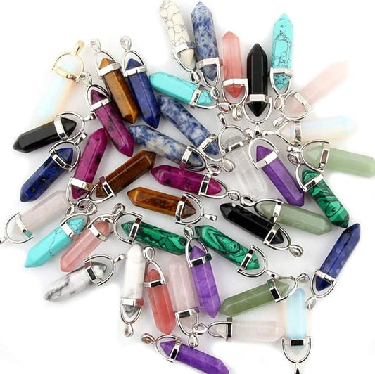 Crystal Pendants Mutilcolor 50pcs Gemstone Bullet Meditation Healing Pointed Quartz Chakra Crystal Stone Reiki Pendants for Necklace Jewelry Making