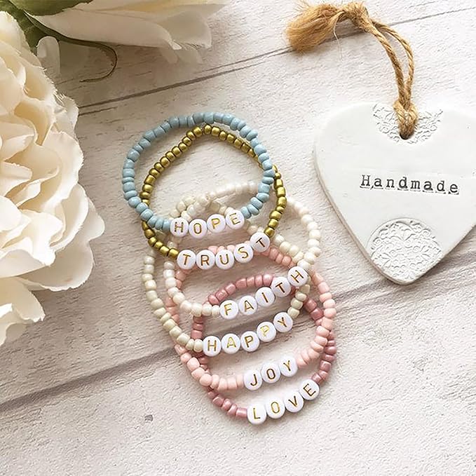 Acrylic Letter Beads Alphabet Silver Letters White Round Bead, 4×7mm 1200pcs, for Friendship Bracelets and Gifts Souvenir Jewelry Making