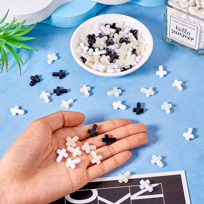 FASHEWELRY 100Pcs Black White Acrylic Cross Beads - Cute Mini Crucifix Loose Rosary Spacer for Easter, DIY Bracelet, Necklace, Jewelry Making, Earring