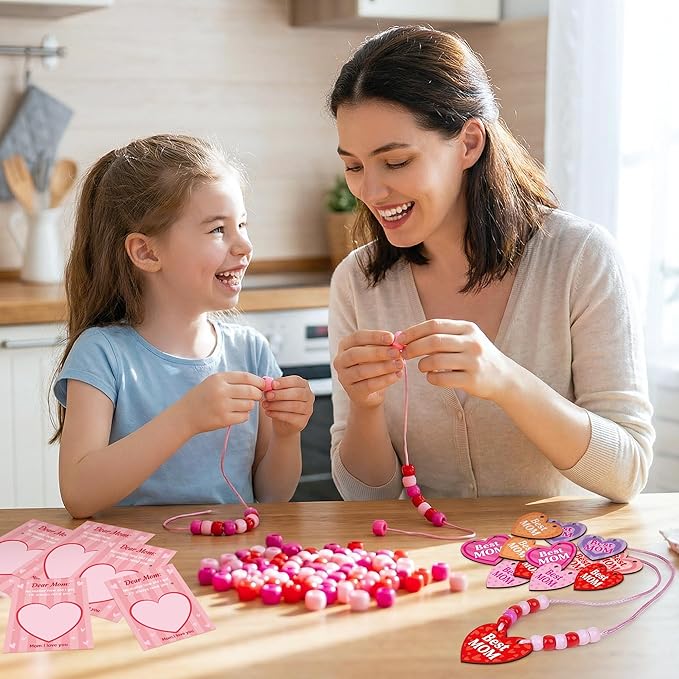 BeYumi Mom Necklace Craft Kit - 24Pcs DIY Mother's day Best Mom Wooden Heart Pendant Beads Necklace Making with Greeting Card Love Mother Make Your Own Gift for Kid School Classroom Family Party Favor