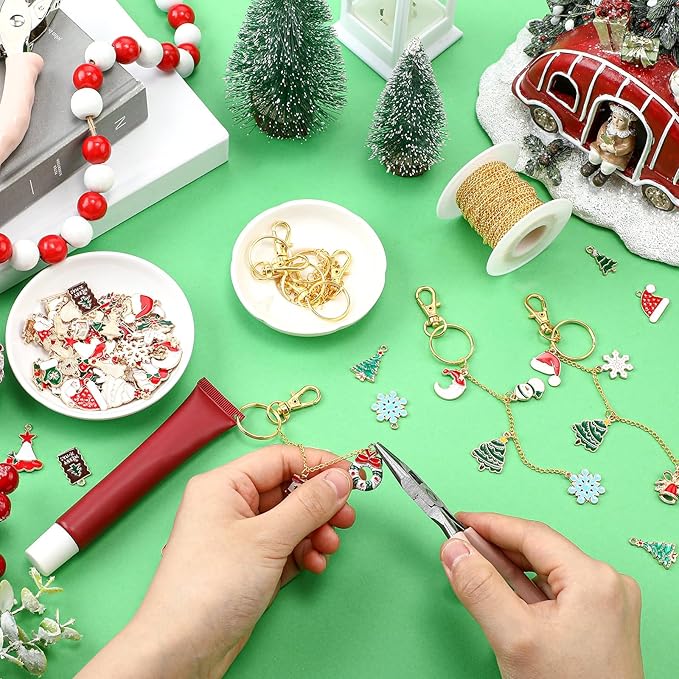 VioraWhite 213 Pcs Christmas Theme Lip Gloss Keychain Making Kit 100 Pink Enamel Charms 32.81 ft Gold Chains for DIY Crafts Women