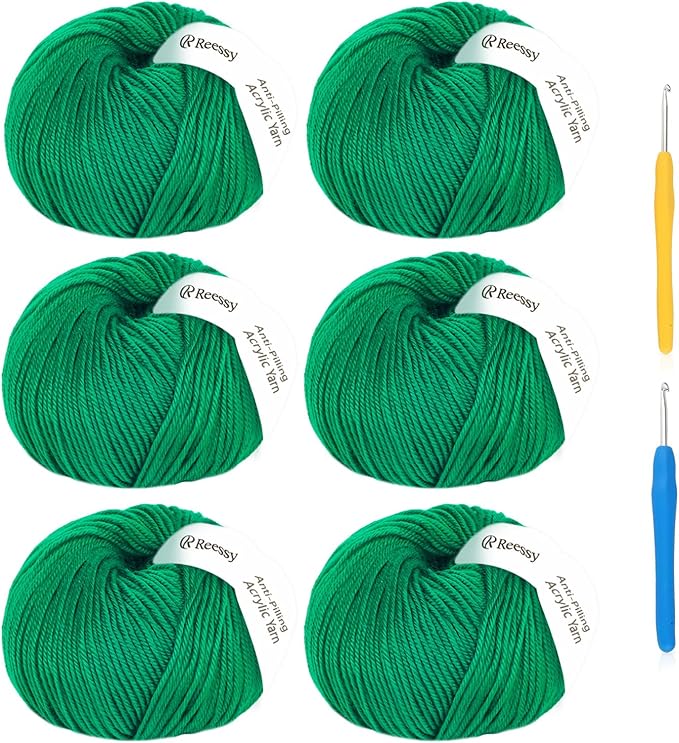 Acrylic Yarn for Crocheting Size 3, Reessy 786 Yards Soft DK Weight Yarn (CYC #3), No-Splitting and 2pcs Crochet Hooks for Beginners, Solid 6 Skeins for Small Crochet or Knitting Projects（Green）