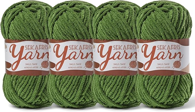 4 Pack Fluffy Velvet Yarn for Crocheting，Baby Blanket Yarn for Crocheting Soft，200g(262.4yds) Amigurumi Yarns，Plush Chenille Crochet Yarns，Puzzle Yarn for Crochet Weaving Craft(4 Pine Green)