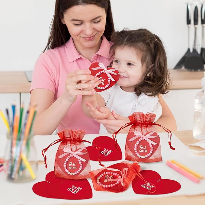 BeYumi Mom Bracelet Craft Kit - 48 Pack Mother's Day Mom Letter Heart Beads Bracelets with Heart Gift Cards and Bags DIY Thankful Craft Kit to Mothers School Classroom Party Fun Activities Age 6-12