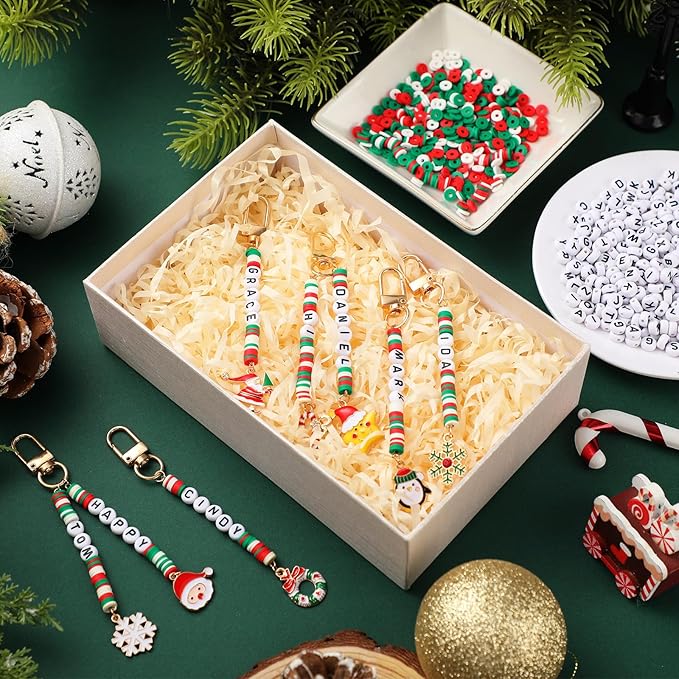 Tondiamo 2823 Pcs Christmas Bead Keychain DIY Craft Making Kit Christmas Key Ring Charms Letters Beads String for Xmas Gift Jewelry Key Ring Backpack Accessories