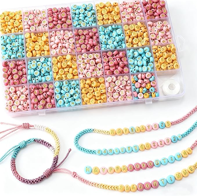 nikkiGuo 1250pcs 4x7mm White Round Acrylic Alphabet Beads A-Z Heart Beads with Numbers Crystal Line for Jewelry Bracelet, Necklace and Key Chains (Flat Round Color Plus Gold)