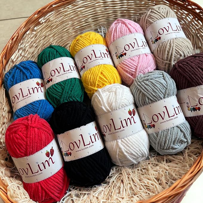 Chunky 5 Chenille Yarn kit, 10x50g Soft Yarn Skeins, 600+ Yard, Crochet,Knitting and Amigurumi, Free Patterns, Needles, Accessories, Bag, Ideal Starter Kit for Kids Adults Beginner Experts