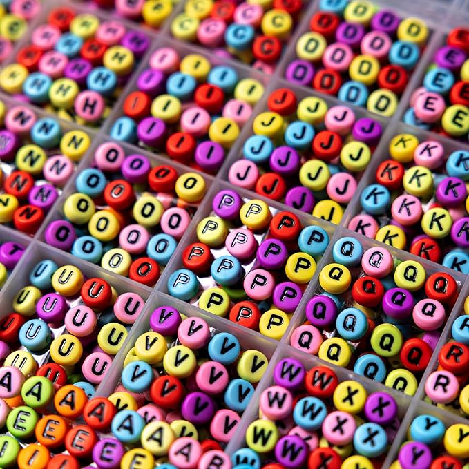 nikkiGuo 1250 PCS Letter Beads Kit with Elastic Cord – Alphabet A–Z, Numbers, Heart, Moon, Star, Smiley Beads for Friendship Bracelets & DIY Jewelry (Colorful Beats & Black Letters)