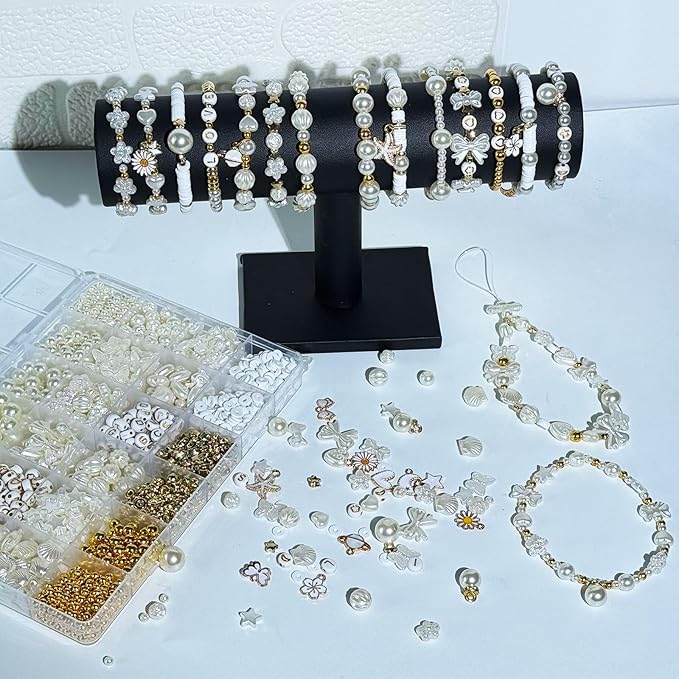 1680pcs Assorted Pearl Beads Bracelet Making Kit, Flower Bow Butterfly Star Heart Cly Bead Letter Gold Spacer Bead Kawaii Aesthetic Acrylic Cute Beads Charms for Jewelry Bracelet Making DIY Necklace