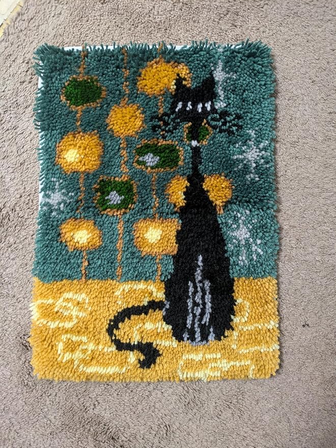 GLAECYY Latch Hook Kits Rug Crochet Yarn Kit Cushion Colour Pre-Printed Canvas Rug Needlework DIY Hook and Latch Kit (Black Cat)