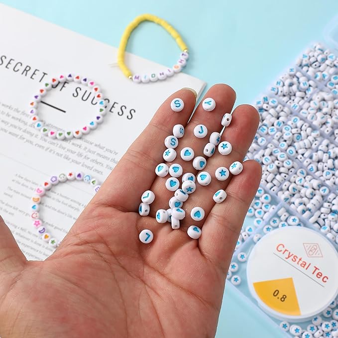 nikkiGuo 1250pcs 4x7mm White Round Acrylic Alphabet Beads A-Z Heart Beads with Numbers Crystal Line for Jewelry Bracelet, Necklace and Key Chains (Orchid White Color)