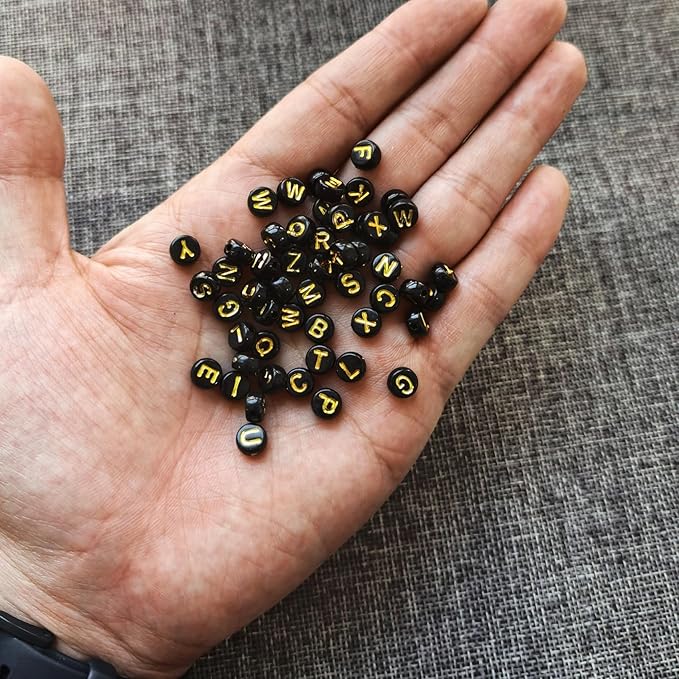 Amaney 1000pcs Gold Letter Beads 7×4mm Black Round Acrylic with Alphabet for Jewelry Making Bracelets Necklaces Key Chains