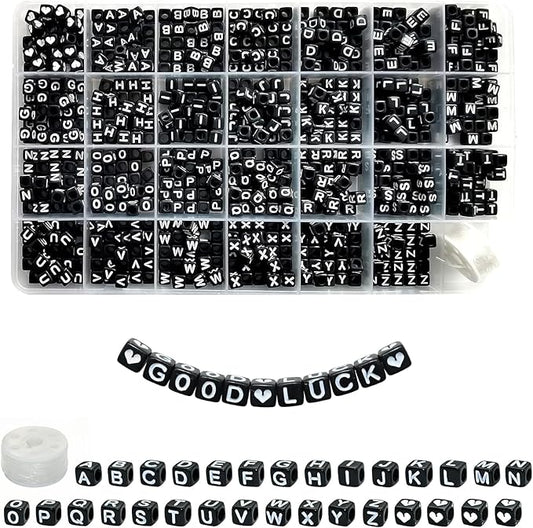 Amaney 810pcs Black Letter Beads 6x6mm Cube Acrylic Alphabet Beads and Cristal Line for Jewelry Making Bracelets Necklaces Key Chains