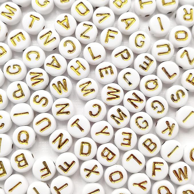Amaney 1000pcs Gold Letter Beads 7×4mm White Round Acrylic with Alphabet for Jewelry Making Bracelets Necklaces Key Chains