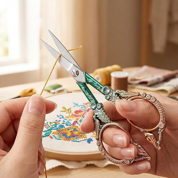 Crochet Scissors with Cover – Green Gold Vintage Small Embroidery Scissors, Sharp Bird Craft Scissors for Yarn Thread Sewing Needlework, Pretty Gift for Crocheter Quilter, 4.6 Inch