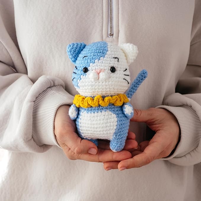 PUFLS Cat Crochet Kit for Beginners Kids, Beginner Crochet Kit for Adults and Kids with Video Tutorials, Crochet Kits with Mini Crochet Animals, Knitting Kit for Beginners and Cute Crocheting Kit