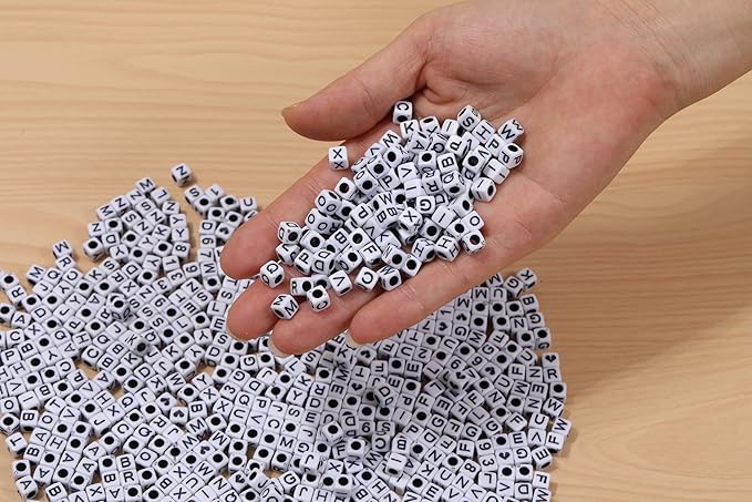 730pcs Square Letter Beads, 28 Styles Friendship Bracelet Kit, 6x6 mm Acrylic Alphabet Beads for Bracelet and Jewelry Making(White and Black)
