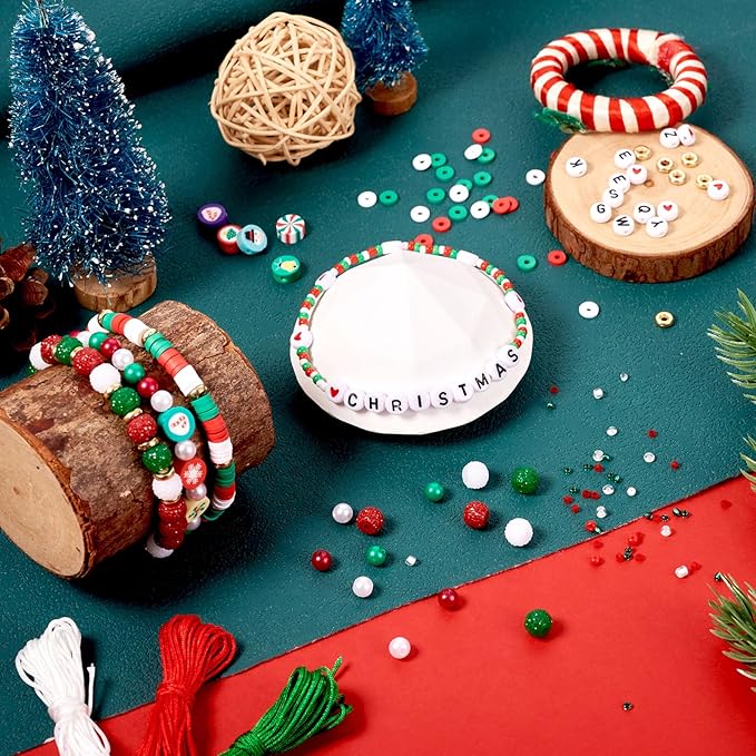 FASHEWELRY Christmas Beads Bracelet Making Kit, 18 Style Christmas Crystal Beads Red Green Clay Beads Acrylic Pony Beads Letter Beads with Elastic Cord for Xmas Jewelry Making Supplies