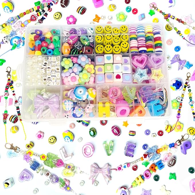 ROPIKIS Bead Keychain Making Kit - 540 PCS 8 Keychains Acrylic Beads Rugby Football/Heart Star Flower/Letter Alphabet Name for Key Chain Bag Charm Jewelry, Crafts Supplies Gift for Girl Women