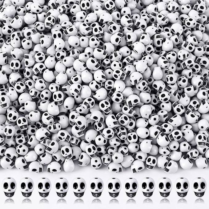 Augshy 700 Pcs Halloween Skull Beads, Black White Skeleton Skull Head Shape Acrylic Beads for Jewelry Making Bracelets Necklaces Key Chain Halloween Home Party Decor (8×10 mm)