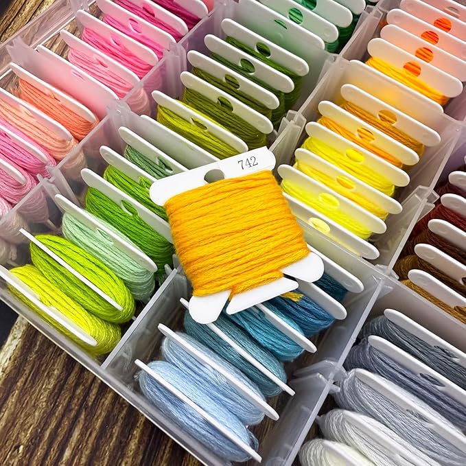Embroidery Floss Organizer Cross Stitch Thread Storage Box Tools with 120 Pieces Floss Bobbins, Bobbin Winder, Scissor and Colour Stickers,Removable 18 Compartments Big Size Case