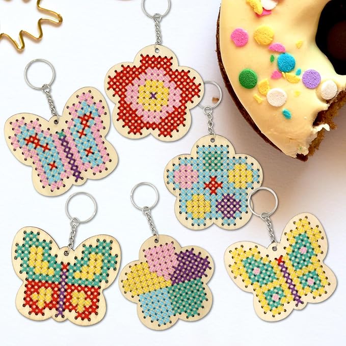 VKPI Wooden Cross Stitch Kits for Kids, Make Your Own 6 Cross Stitching Keyrings, Wood Sewing Kit, Arts & Crafts Butterfly, Flower Ornaments, Embroidery Kit for Beginners, Girls, 6-13